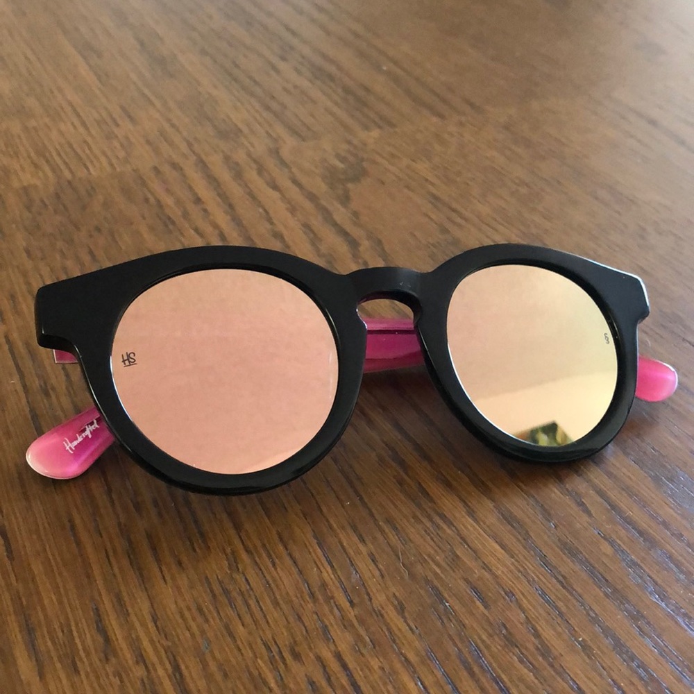 Sunday Somewhere x Happy Socks sunglasses.